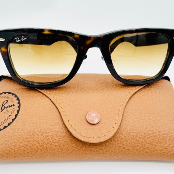 Ray-Ban Wayfarers - Picture 2 of 4